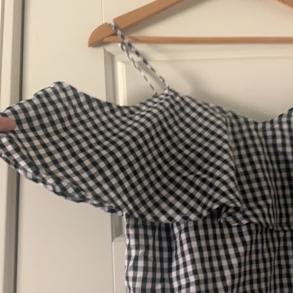 New Gingham print cold shoulder ruffle tank top - Picture 2 of 4